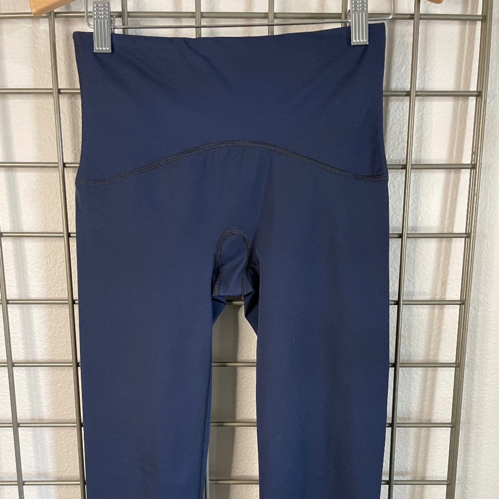 SPANX Cropped leggings, sz XS, Navy
